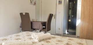 Апартаменты Gregovic Family Apartments Петровац Номер-студио с балконом-17