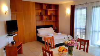 Апартаменты Gregovic Family Apartments Петровац Номер-студио с видом на море (4 взрослых)-1