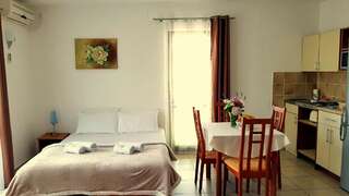 Апартаменты Gregovic Family Apartments Петровац Номер-студио с видом на море (4 взрослых)-24